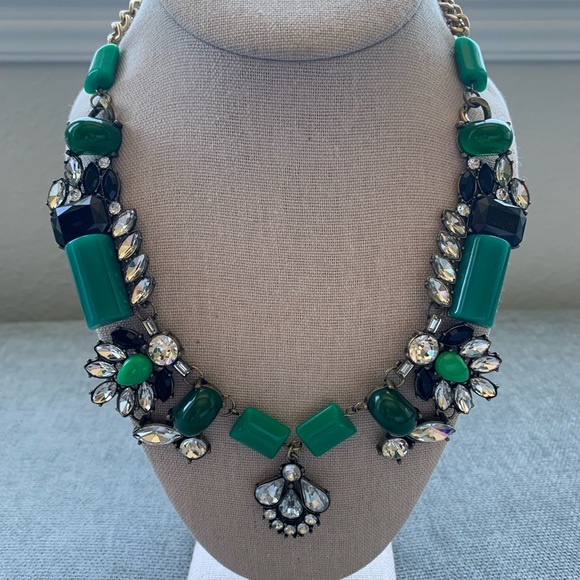 Green & Black Statement Necklace - Picture 3 of 5